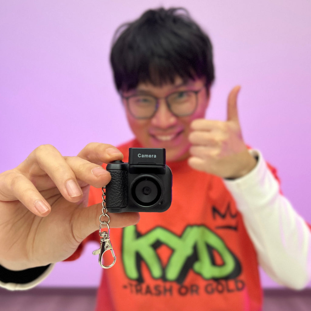 Gen.2 Mini Retro Keychain Camera – Pocket-Sized Fun with Vintage Flair